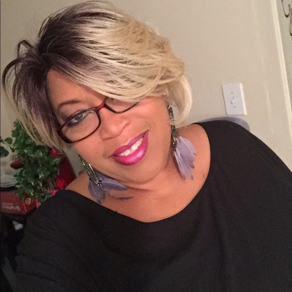 Meet your Posher, Crystal